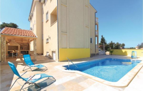 Lovely Apartment In Pula With Wifi